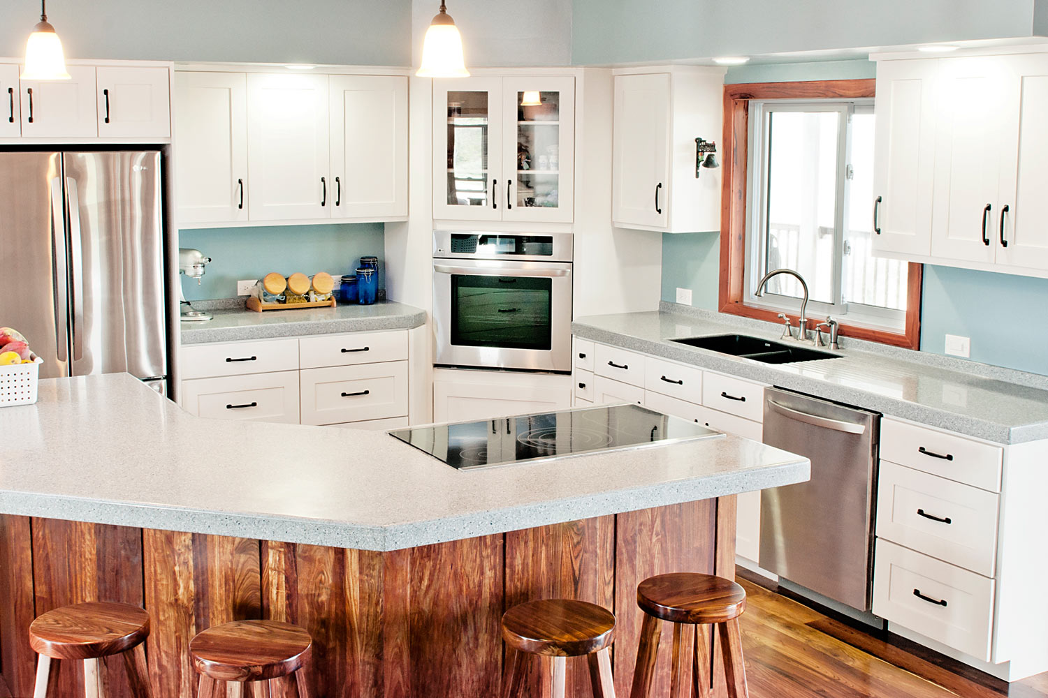 Kitchen cabinets and furniture in Belize