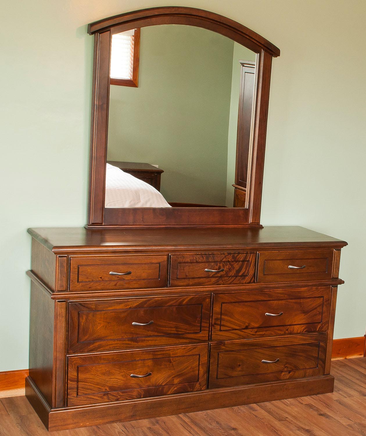 Seven drawer, chest of drawers with mirror, mahogany