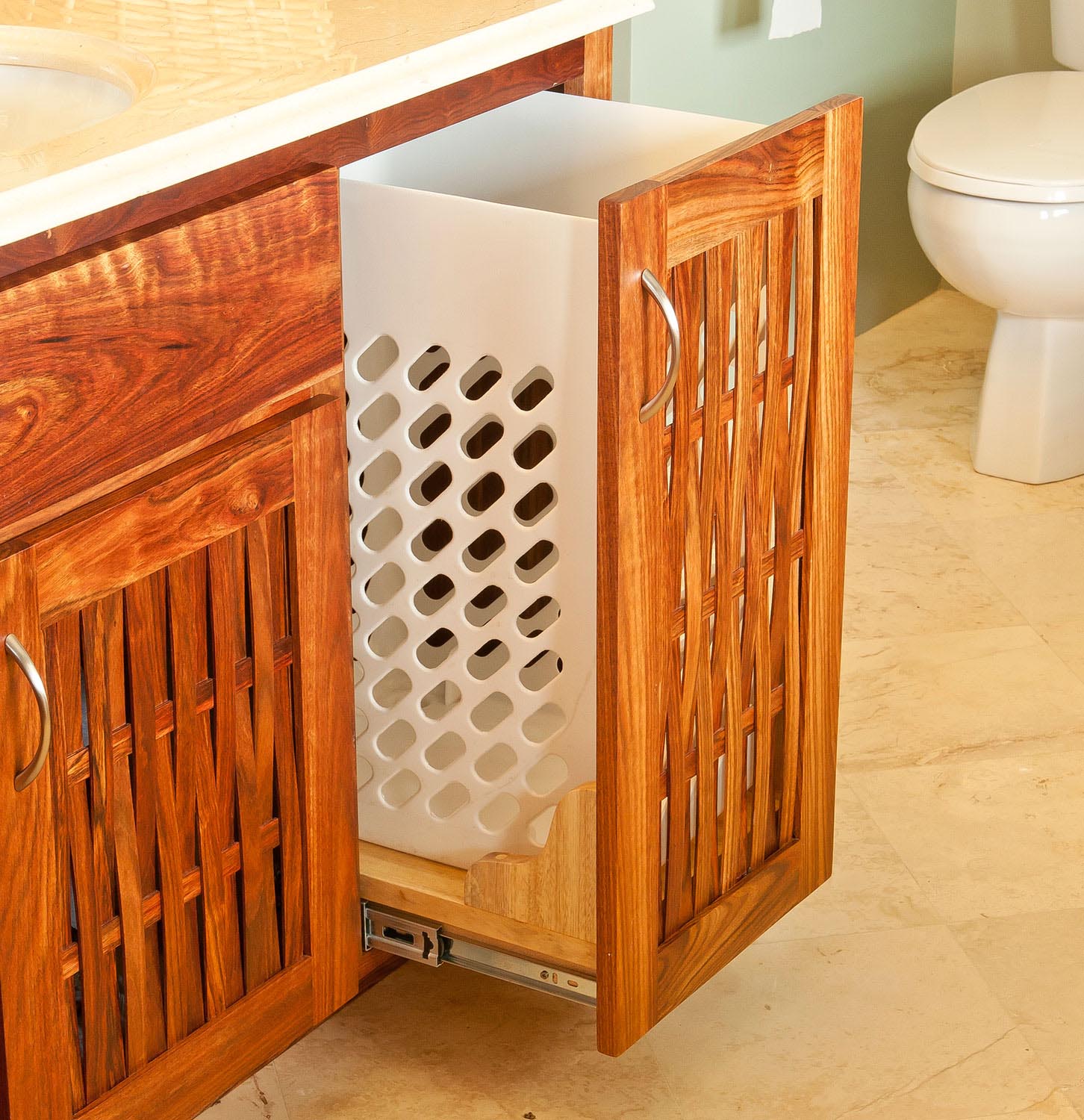 Pull-out clothes hamper, poison wood